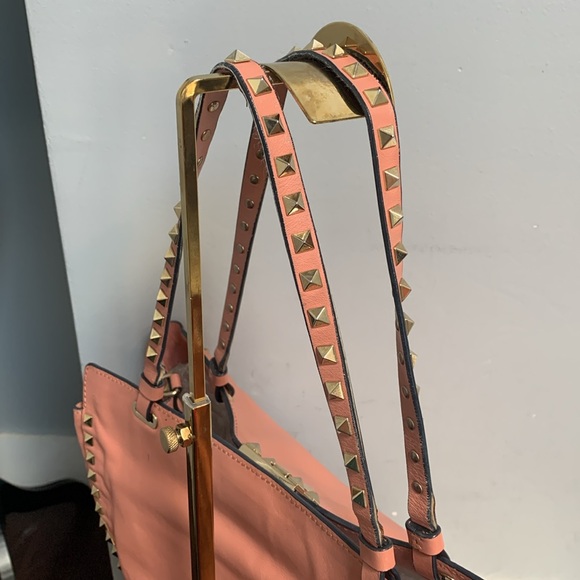 ❌SOLD❌Authentic Valentino Garavani pink leather Rockstud leather purse - Picture 9 of 17